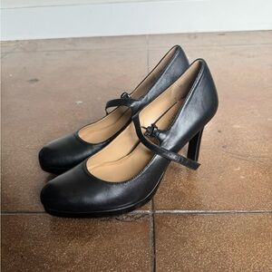 Black Naturalizer Mary Jane Pumps